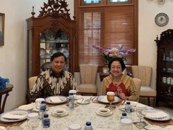 Prabowo Kirim Bunga Anggrek Saat Megawati Ulang Tahun