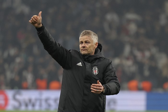 Besiktas head coach Ole Gunnar Solskjaer, celebrates his teams victory after the Europa League opening phase soccer match between Besiktas and Athletic Bilbao at Besiktas stadium in Istanbul, Turkey, Wednesday, Jan. 22, 2025. (AP Photo)