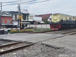 Pengakuan Pelajar yang Coba Bunuh Diri Hadang Kereta Api di Gresik Pengakuan Pelajar yang Coba Bunuh Diri Hadang Kereta Api di Gresik