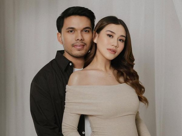 6 Pesona Aaliyah di Pemotretan Kehamilan, Pancarkan Pregnancy Glow