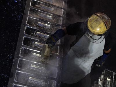 Potret Produksi Balok Timah di Bangka Belitung, Sehari Capai 40 Ton!