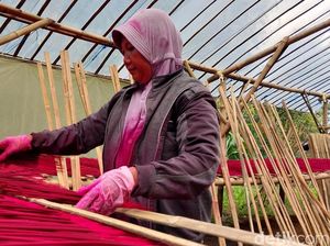 Perajin Dupa di Malang Ramai Pesanan Jelang Imlek Perajin Dupa di Malang Ramai Pesanan Jelang Imlek
