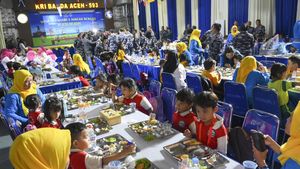 Potret Makan Bergizi Gratis di Kapal Perang RI