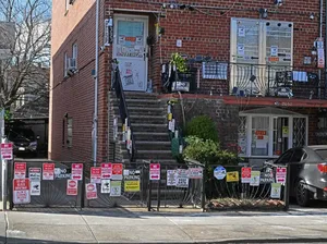 Pasang 51 CCTV Larang Orang Parkir, Pria Ini Dicap Gila Sama Tetangganya