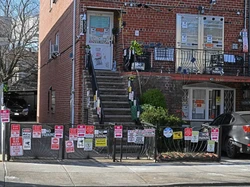 Pasang 51 CCTV Larang Orang Parkir, Pria Ini Dicap Gila Sama Tetangganya