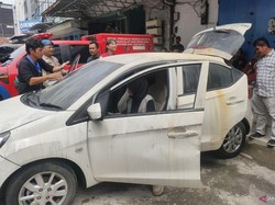 Mobil dari Lokasi Kebakaran Glodok Plaza Sisakan Pilu Keluarga