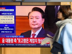 Serahkan Bukti, Penyidik Minta Jaksa Penuntut Dakwa Presiden Korsel