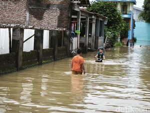 Dukuh Kesongo Sukoharjo Banjir, Tinggi Air Capai 50 Cm Dukuh Kesongo Sukoharjo Banjir, Tinggi Air Capai 50 Cm
