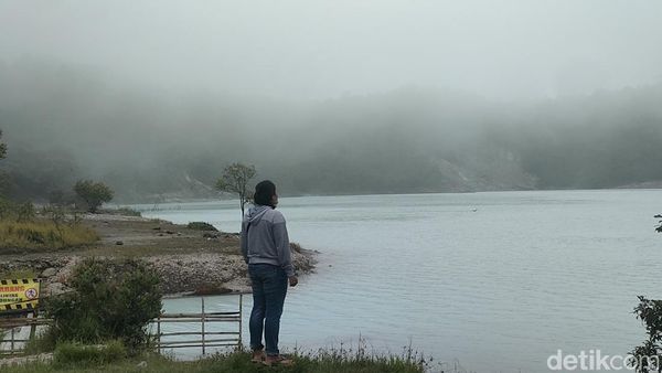 Eksotisnya Selimut Kabut di TWA Talaga Bodas Garut
