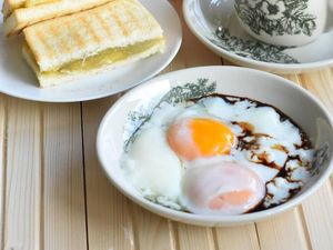Telur Mentah Populer Dikonsumsi, Apakah Halal untuk Muslim? Telur Mentah Populer Dikonsumsi, Apakah Halal untuk Muslim?