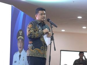 Bobby Pastikan Janji Kampanye Berjalan Meski Ada Efesiensi: Kita Koordinasi Bobby Pastikan Janji Kampanye Berjalan Meski Ada Efesiensi: Kita Koordinasi