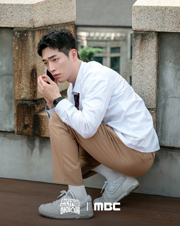 Potret Seo Kang Joon dalam drama 'Undercover High School'