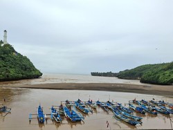 Air Pantai Baron Berubah Warna Jadi Cokelat, Ini Penyebabnya
