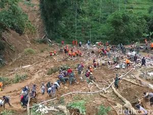 Duka di Pekalongan, 25 Tewas Akibat Longsor Petungkriyono Duka di Pekalongan, 25 Tewas Akibat Longsor Petungkriyono