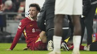 5 gol Curtis Jones berasal dari assist Salah. Foto: AP/Jon Super