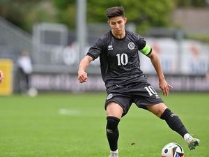 Chelsea Rekrut Striker Muda Kazakhstan, Siapa Dia?