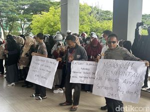 Honorer di Pinrang Geruduk Kantor Bupati Minta Diloloskan Jadi PPPK