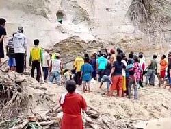 3 Bocah Tertimbun Tanah Longsor di OKU Timur, 2 Tewas dan 1 Selamat