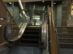 Aneh Atau Unik? Eskalator Terpendek Dunia Cuma 5 Tangga Dianggap Tak Berguna