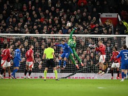 Sudah Saatnya Bayindir Jadi Kiper Utama MU?