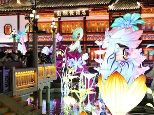 Video: Shanghai Bersolek Menyambut Imlek