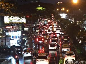 Hujan Mulai Reda, Lalu Lintas di Pasteur Tetap Macet