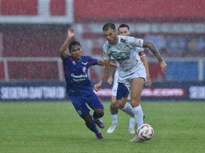 Hasil Liga 1: Persib Taklukkan Arema FC 3-1