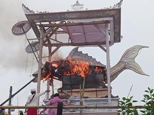 Jenazah Jero Gede Batur Alitan Akhirnya Dikremasi, Palebon Selesai! Jenazah Jero Gede Batur Alitan Akhirnya Dikremasi, Palebon Selesai!
