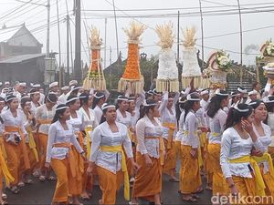 Ribuan Warga dan Turis Hadiri Puncak Palebon Jero Gede Alitan Batur Ribuan Warga dan Turis Hadiri Puncak Palebon Jero Gede Alitan Batur