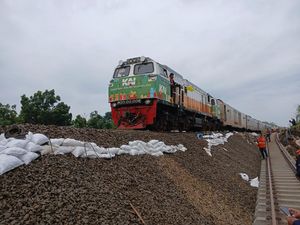 Banjir Grobogan, Sejumlah Perjalanan Kereta Api Alami Keterlambatan Banjir Grobogan, Sejumlah Perjalanan Kereta Api Alami Keterlambatan