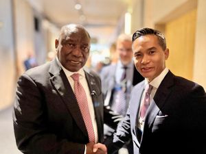 Bos Kadin Bertemu Presiden Afrika Selatan Bahas Persiapan KTT G20 Bos Kadin Bertemu Presiden Afrika Selatan Bahas Persiapan KTT G20