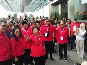 Megawati Tiba di Bimtek Anggota DPRD PDIP, Kader Ucapkan Selamat Ulang Tahun Megawati Tiba di Bimtek Anggota DPRD PDIP, Kader Ucapkan Selamat Ulang Tahun