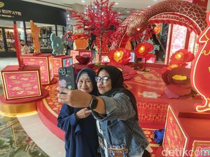 Ornamen Serba Merah Khas Imlek Hiasi Mal Jakarta Ornamen Serba Merah Khas Imlek Hiasi Mal Jakarta