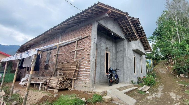 Berkat Sahabat Baik, Pak Slamet Penjual Tusuk Sate Punya Rumah Baru