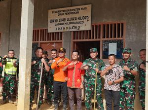 Pangdam Kerahkan Babinsa Jadi Pengajar SD di Nias Usai Viral Tak Ada Guru Pangdam Kerahkan Babinsa Jadi Pengajar SD di Nias Usai Viral Tak Ada Guru