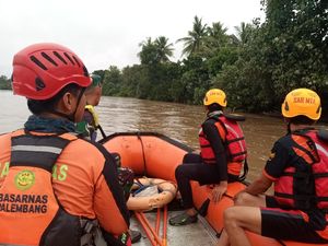 Rusdi Hanyut Tenggelam di Sungai Komering Saat Hendak Jemput Istri Rusdi Hanyut Tenggelam di Sungai Komering Saat Hendak Jemput Istri