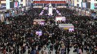 Potret Ramainya Stasiun Kereta Shanghai Jelang Imlek