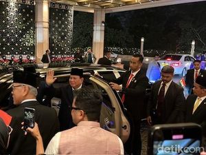 Tiba di India, Prabowo Disambut Antusias Mahasiswa Indonesia Tiba di India, Prabowo Disambut Antusias Mahasiswa Indonesia