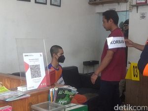 Pembunuhan di Barbershop Jombang Direka Ulang Pembunuhan di Barbershop Jombang Direka Ulang