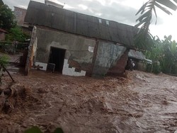 Banjir Bandang Kembali Terjang Dompu, Dua Rumah Warga Jebol
