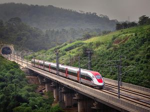 Whoosh Beroperasi 62 Perjalanan/Hari, Ini Jadwal Paling Diincar Whoosh Beroperasi 62 Perjalanan/Hari, Ini Jadwal Paling Diincar