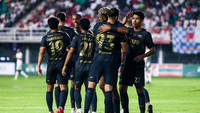 Pratama Arhan dimainkan sebagai starter saat Bangkok United bersua Lamphun Warrior dalam lanjutan Liga Thailand. Bangkok United menang tipis 1-0.