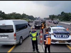 Perhatian! Km 55-65 Tol Cikampek Diterapkan Contraflow Sore Ini Perhatian! Km 55-65 Tol Cikampek Diterapkan Contraflow Sore Ini