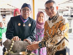 Menbud Fadli Zon Terima Hibah 47 Arca Koleksi Panembahan Hardjonagoro