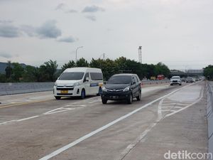 Libur Panjang, Volume Kendaraan Melonjak di Tol Cipali Libur Panjang, Volume Kendaraan Melonjak di Tol Cipali
