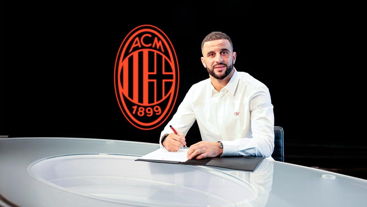 Kyle Walker resmi gabung AC Milan. (Foto: Sara Cavallini/AC Milan via Getty Images)