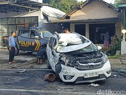 Mau Pergi Berobat, Satu Keluarga Kecelakaan di Blitar