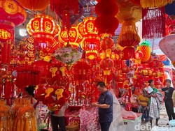 Ini Alasan Imlek Identik dengan Warna Merah, Benarkah untuk Menakuti Monster?