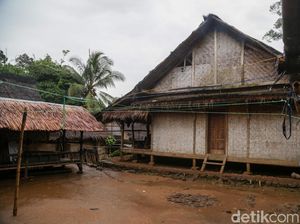 Video: Penjelasan Kepala Desa soal Aturan Menginap di Rumah Adat Baduy Video: Penjelasan Kepala Desa soal Aturan Menginap di Rumah Adat Baduy