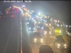 Ada Perbaikan Jalan, Tol Japek Km 50-57 Arah Cikampek Macet